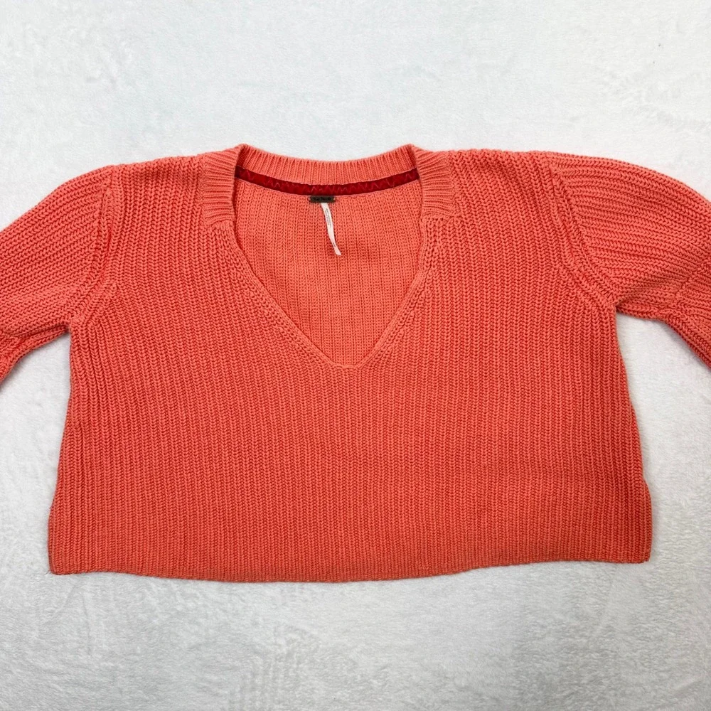 Free People Sweater Small Pullover Loose Bell Sleeve V Neck‎ Knit Cropped Coral